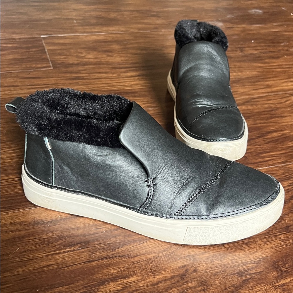 Toms Black Leather Shoes